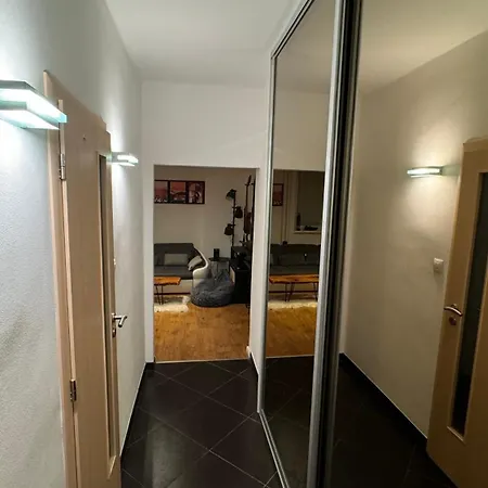 Parkside Modern Haven - Spacious & Serene In Apartament