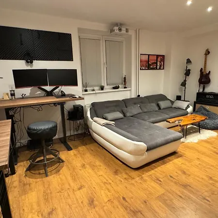 Parkside Modern Haven - Spacious & Serene In Apartament Koszyce
