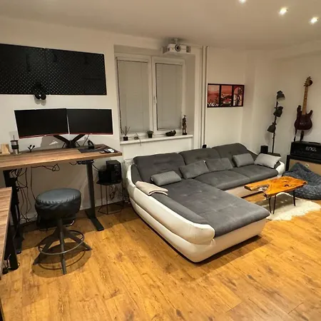 Parkside Modern Haven - Spacious & Serene In Apartament Koszyce